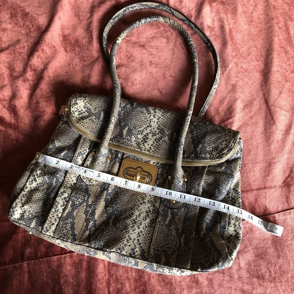 B Makowsky leather bag